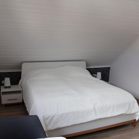 Privatzimmer Mit Eigenem Bad Und Kueche Burgwedel  Exterior photo